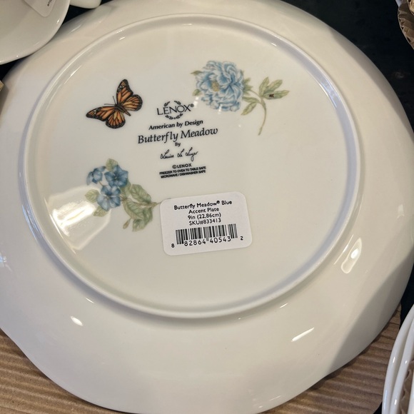 Lenox Butterfly Meadow Blue 12 piece Dinnerware set BONUS Tea Kettle - Picture 6 of 10